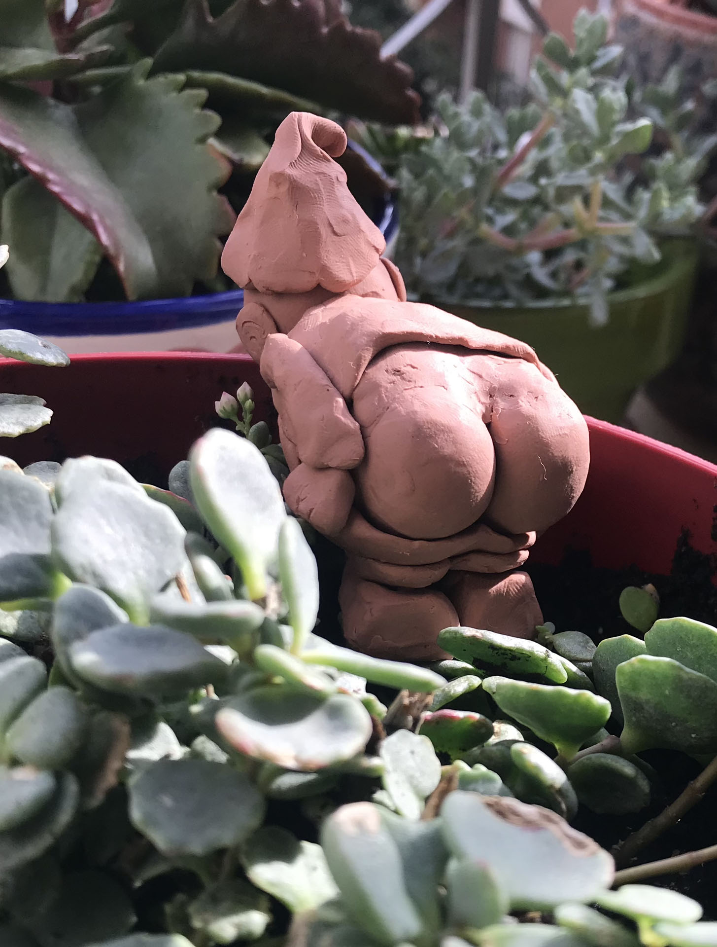 A model gnome pulling a moonie